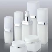 Square Bottle Cosmetic Packaging Features

The space you use to store cosmetics and lotions is a ...