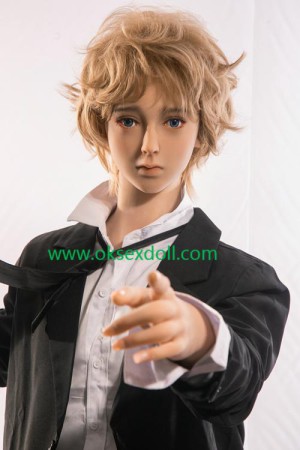 The touch is more similar to male sex doll  
 https://www.oksexdoll.com/male-sex-dolls.html