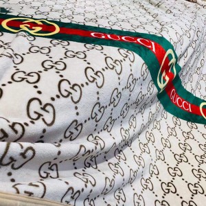 アニメ風 ロゴ付き 四季通用 gucci ブランケットgucci ひざ掛け オシャレ ハイブランド 高品質 可愛い
 ...