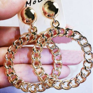 https://www.moschinooutletx.com/moschino-chain-circle-earrings-gold.html