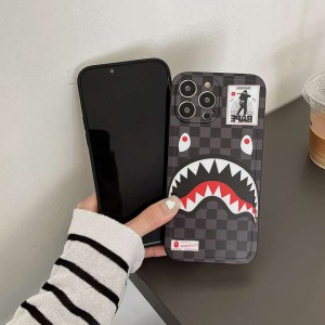 A BATHING APE アイフォーン14max 小さな怪獣 携帯ケース ブランド風iPhone 14promax保護ケース つや消 ...