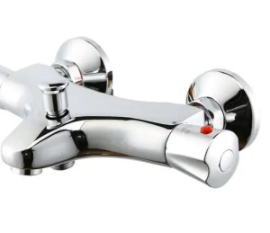 Double handle chrome thermostatic bath faucets

Material: brass body, zinc handle 
Feature: with ...