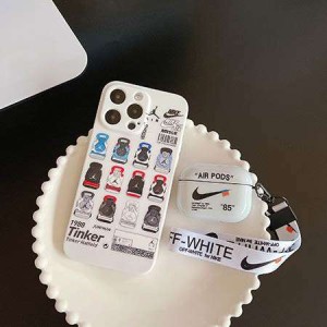スポーツブランドのナイキが展開するiPhone15+AirPodsケースセットは、シリコン製の薄型で軽量な携帯ケ ...