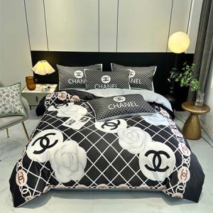 シャネル（Chanel）の寝具セットについてお伝えいたします。このセットは、高級感のあるデザインであり ...