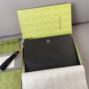 Gucciのビジネスバッグは、その独特なデザインと高級感で知られています。ブランドの象徴である蜂のモ ...