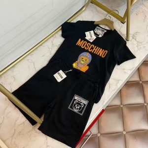 【2,990円激安】モスキーノ/LV/バレンシアガ等 ハイブランドキッズ服 Tシャツ・上下セット・パーカー  ...
