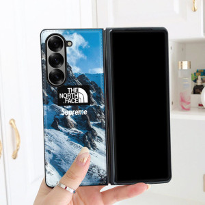 This The North Face Galaxy z flip fold 6 7 Case 
https://www.opocase.com/the-galaxy-z-flip-5-fol ...