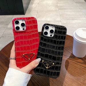 プラダ風ワニ柄のiPhone16/16pro/16promaxケースです。シンプルながら、光沢 上品で女性デザインです。 ...