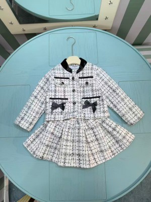 シャネル キッズ服 韓国風子供プラダtシャツ子供服秋冬女の子男の子
 
ハイブランド子供服スーパーコピ ...