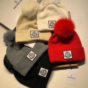 Monclerモンクレールニット帽ワッペン靴下ブランド激安コピー
 
寒さ対策はスタイルから。Monclerモン ...