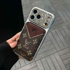 最近はキャッシュレス化が進み、スマホだけでお出かけすることも増えましたよね
肩掛けストラップを付 ...