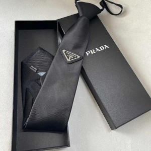 毎朝のネクタイ結び、時間がかかってストレス…
スーツスタイルを格上げしたいけど、選ぶのが難しい…
そ ...