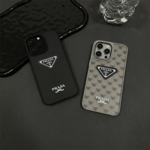 最近はキャッシュレス化が進み、スマホだけでお出かけすることも増えましたよね
肩掛けストラップを付 ...