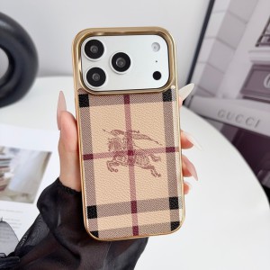 最近はキャッシュレス化が進み、スマホだけでお出かけすることも増えましたよね
肩掛けストラップを付 ...