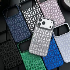最近はキャッシュレス化が進み、スマホだけでお出かけすることも増えましたよね
肩掛けストラップを付 ...