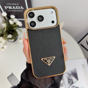最近はキャッシュレス化が進み、スマホだけでお出かけすることも増えましたよね
肩掛けストラップを付 ...