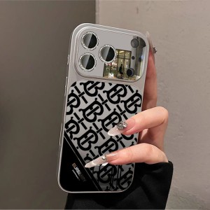 最近はキャッシュレス化が進み、スマホだけでお出かけすることも増えましたよね
肩掛けストラップを付 ...